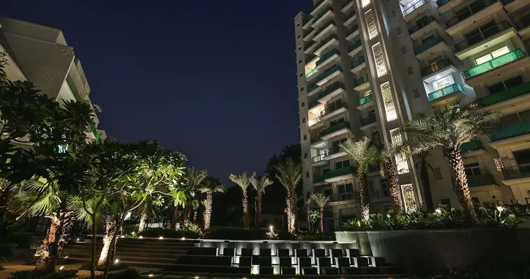 DLF Kings Court, photo 2